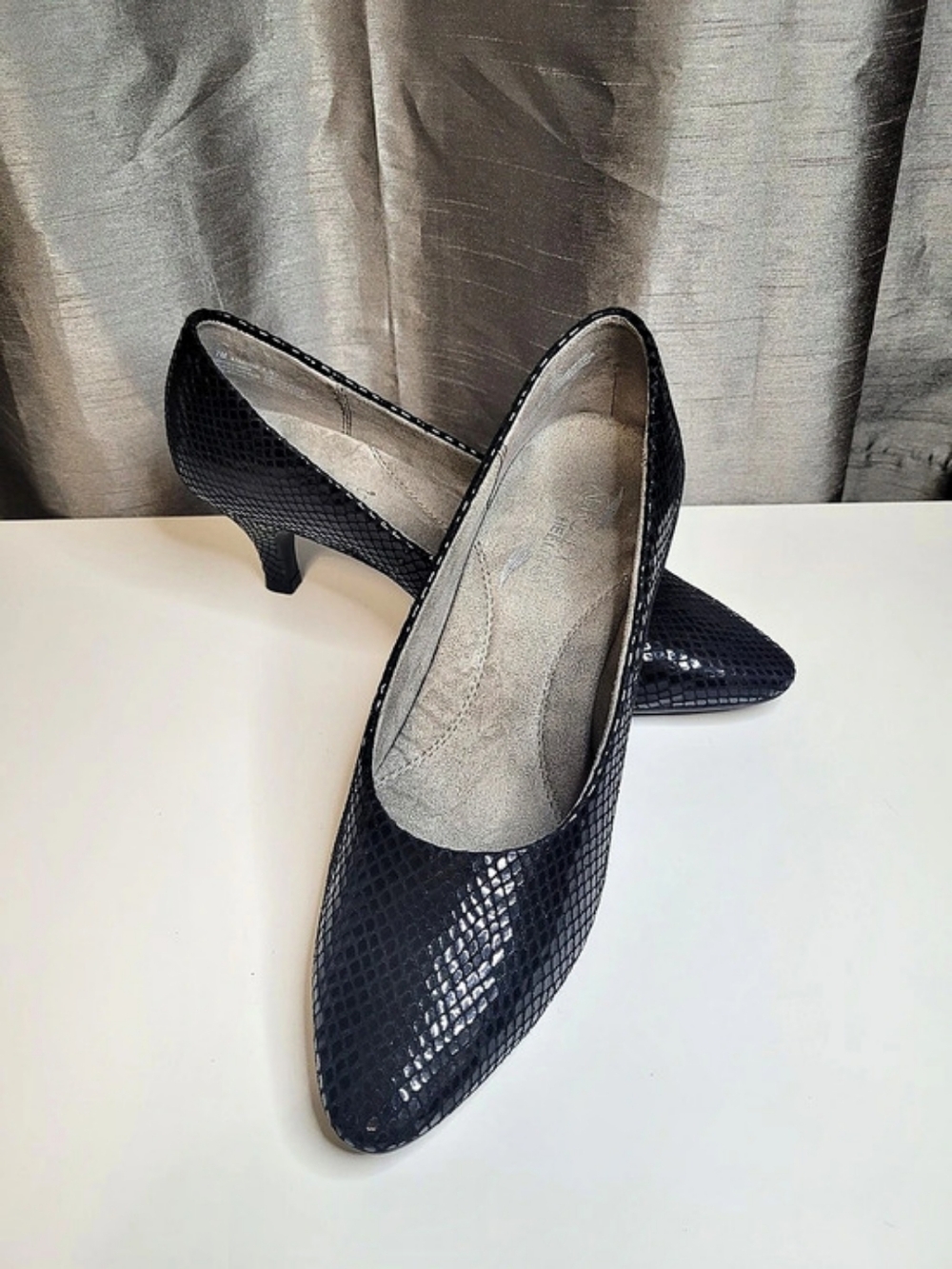 Aerosoles "Stardom" Black Faux-Snakeskin Heel Rest Pumps - Size 7M - Like New